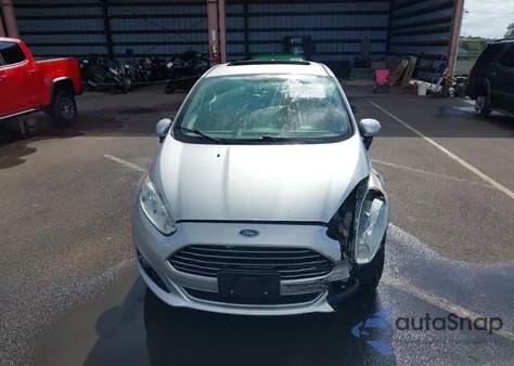 2015 Ford Fiesta Titanium z USA, uszkodzony, nr VIN 3FADP4FJ7FM133662